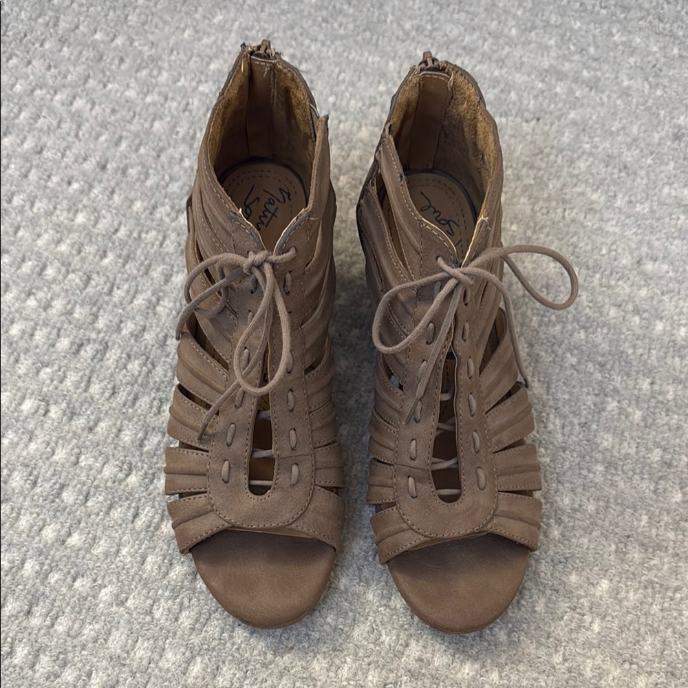 Brown Lace-Up Women's Sandals